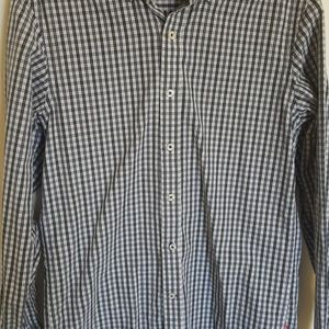 IZOD Men Size Small  Long Sleeve Checkered Shirt